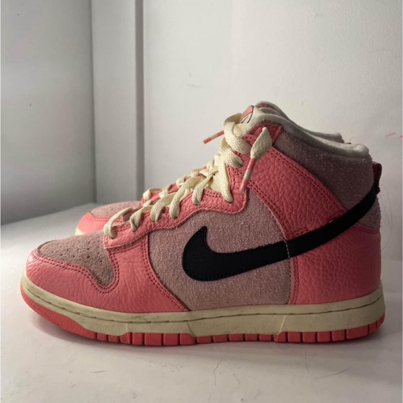Nike Women’s Dunk-High Hoops in pack pink - Picture 2 of 4